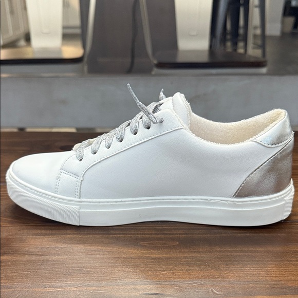 Steve Madden White and Silver Sneakers Size 9.5 Shoes - Picture 8 of 16